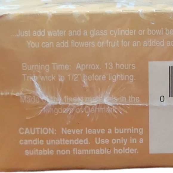 HOST PICK 😊 Vtg Floating Cobalt Blue Candle 13 Hrs Burn Time. - Picture 4 of 4